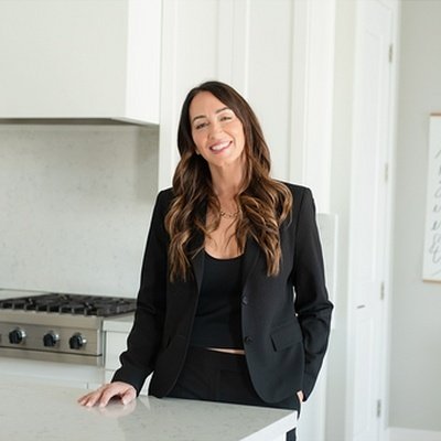 Jessi Radobenko, Being True To You transformational coach